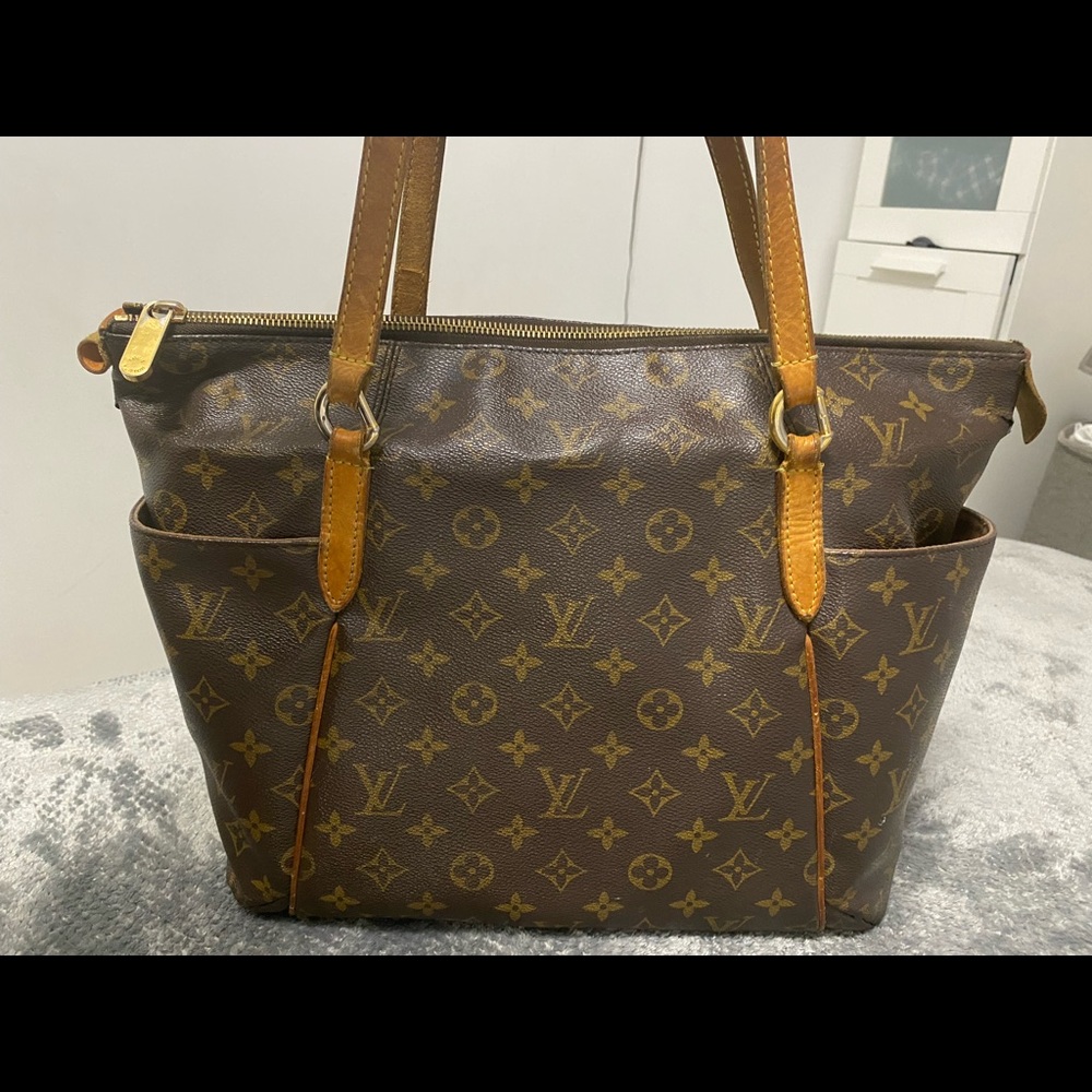 Louis Vuitton Bag with Side Zippers Authentic